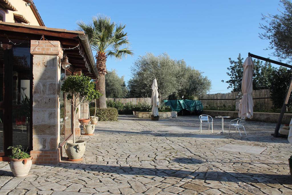 B&B Casale Siciliano Di Miryam Tiralongo Авола Экстерьер фото