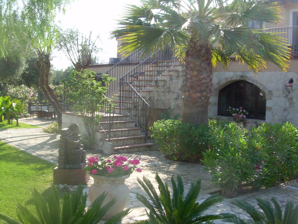 B&B Casale Siciliano Di Miryam Tiralongo Авола Экстерьер фото