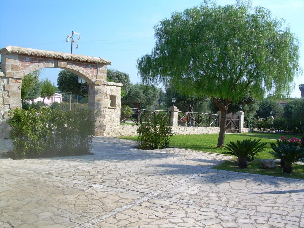 B&B Casale Siciliano Di Miryam Tiralongo Авола Экстерьер фото