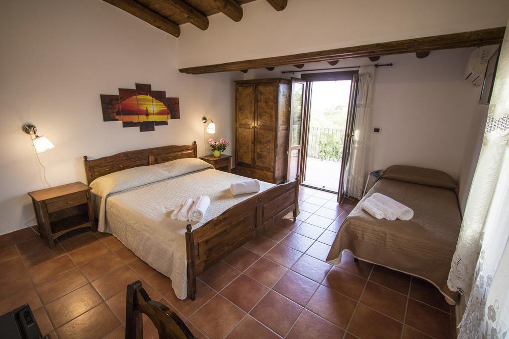 B&B Casale Siciliano Di Miryam Tiralongo Авола Экстерьер фото
