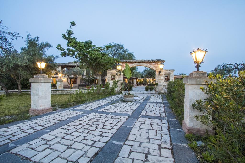B&B Casale Siciliano Di Miryam Tiralongo Авола Экстерьер фото